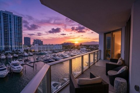 Copropriété à vendre à North Miami Beach, Floride: 2 chambres, 159.61 m2 № 2253491 - photo 8