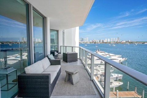 Copropriété à vendre à North Miami Beach, Floride: 2 chambres, 159.61 m2 № 2253491 - photo 6