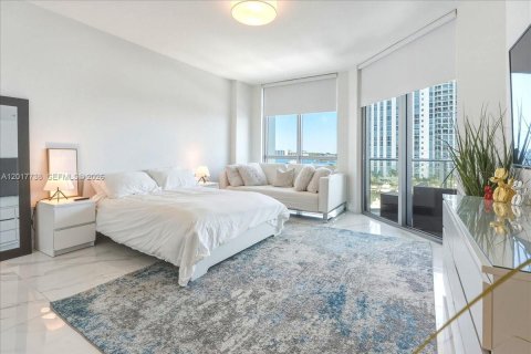 Copropriété à vendre à North Miami Beach, Floride: 2 chambres, 159.61 m2 № 2253491 - photo 18