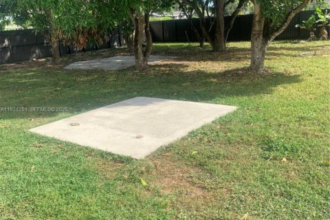 Casa en alquiler en Homestead, Florida, 2 dormitorios, 229.75 m2 № 2059803 - foto 6