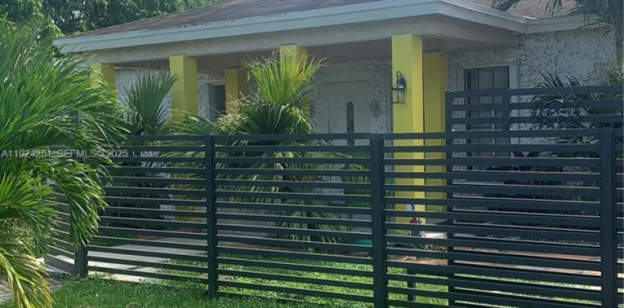 Casa en Homestead, Florida 2 dormitorios, 229.75 m2 № 2059803