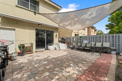 Townhouse in Miramar, Florida 3 bedrooms, 153.29 sq.m. № 1798697 - photo 17