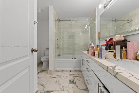 Townhouse in Miramar, Florida 3 bedrooms, 153.29 sq.m. № 1798697 - photo 21
