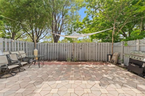 Townhouse in Miramar, Florida 3 bedrooms, 153.29 sq.m. № 1798697 - photo 16