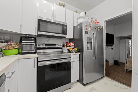 Townhouse in Miramar, Florida 3 bedrooms, 153.29 sq.m. № 1798697 - photo 11