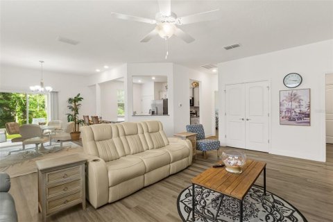 House in Palm Coast, Florida 3 bedrooms, 159.33 sq.m. № 2359358 - photo 7