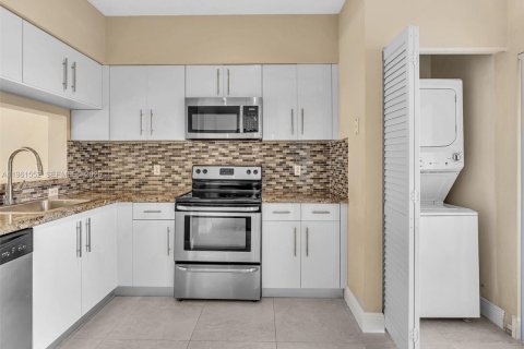 Villa ou maison à vendre à Weston, Floride: 2 chambres, 103.12 m2 № 2025415 - photo 5