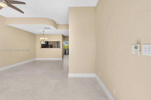 Villa ou maison à vendre à Weston, Floride: 2 chambres, 103.12 m2 № 2025415 - photo 11