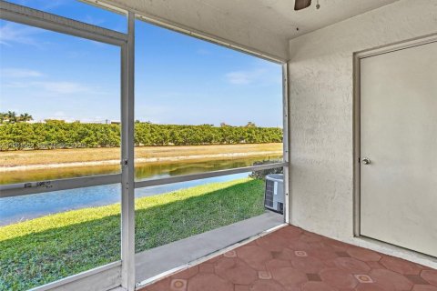 Villa ou maison à vendre à Weston, Floride: 2 chambres, 103.12 m2 № 2025415 - photo 27