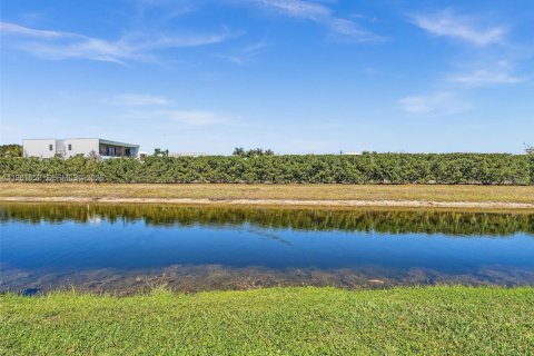 Villa ou maison à vendre à Weston, Floride: 2 chambres, 103.12 m2 № 2025415 - photo 25