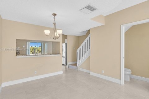 Villa ou maison à vendre à Weston, Floride: 2 chambres, 103.12 m2 № 2025415 - photo 22