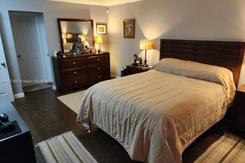 Condo in Hialeah, Florida, 2 bedrooms  № 1709991 - photo 6