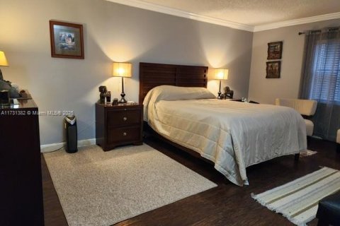 Condo in Hialeah, Florida, 2 bedrooms  № 1709991 - photo 8
