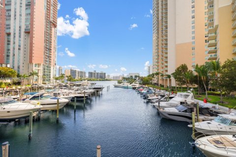 Condominio en venta en Aventura, Florida, 2 dormitorios, 127.28 m2 № 2015565 - foto 28