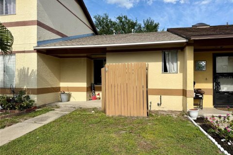 Townhouse in Winter Garden, Florida 2 bedrooms, 70.7 sq.m. № 1673948 - photo 2