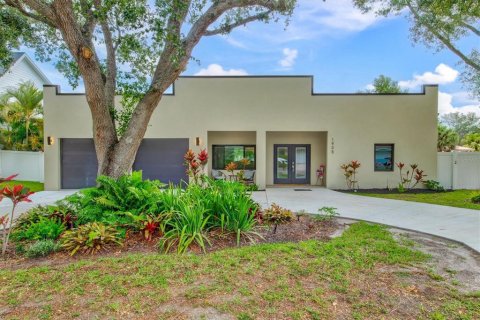 Casa en alquiler en Sarasota, Florida, 3 dormitorios, 193.24 m2 № 217571 - foto 1