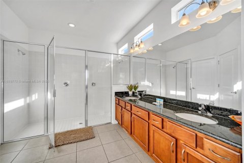 Купить виллу или дом в Киссимми, Флорида 6 спален, 315.4м2, № 1941818 - фото 24