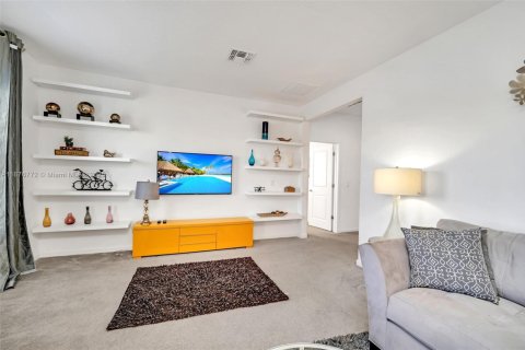 Купить виллу или дом в Киссимми, Флорида 6 спален, 315.4м2, № 1941818 - фото 29