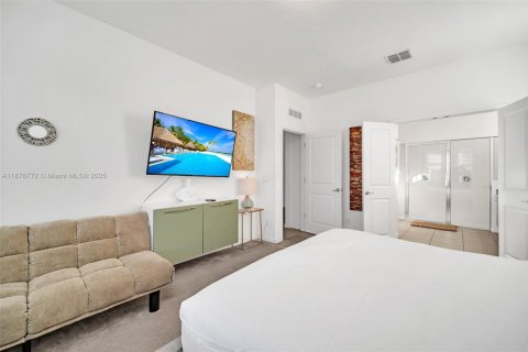 Купить виллу или дом в Киссимми, Флорида 6 спален, 315.4м2, № 1941818 - фото 23