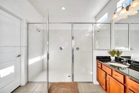 Купить виллу или дом в Киссимми, Флорида 6 спален, 315.4м2, № 1941818 - фото 25