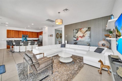 Купить виллу или дом в Киссимми, Флорида 6 спален, 315.4м2, № 1941818 - фото 9