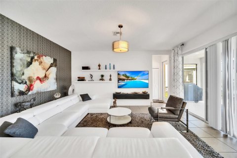 Купить виллу или дом в Киссимми, Флорида 6 спален, 315.4м2, № 1941818 - фото 7