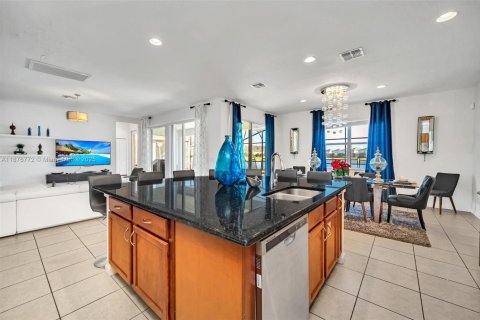 Купить виллу или дом в Киссимми, Флорида 6 спален, 315.4м2, № 1941818 - фото 16