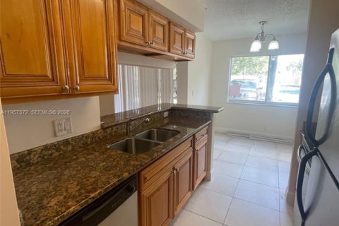 Apartamento en alquiler en Tamarac, Florida, 1 dormitorio, 64.57 m2 № 2011280 - foto 4