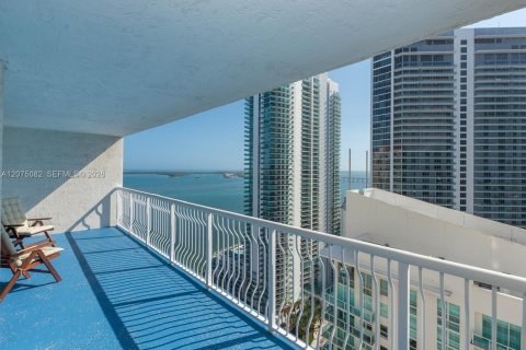 Copropriété à vendre à Miami, Floride: 1 chambre, 72.28 m2 № 2312234 - photo 13