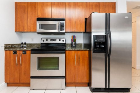 Copropriété à vendre à Miami, Floride: 1 chambre, 72.28 m2 № 2312234 - photo 11