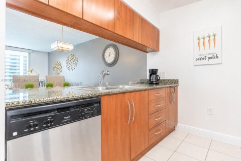 Copropriété à vendre à Miami, Floride: 1 chambre, 72.28 m2 № 2312234 - photo 10