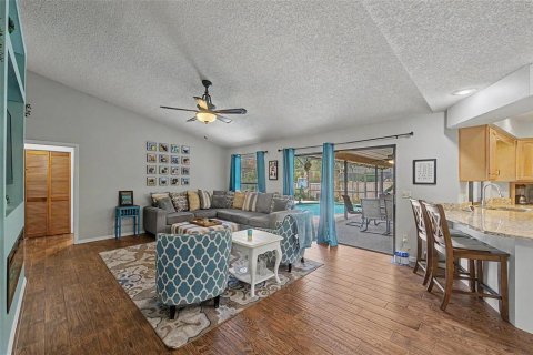 Villa ou maison à vendre à Valrico, Floride: 5 chambres, 261.15 m2 № 2149726 - photo 11