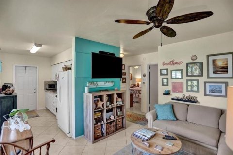 Apartamento en alquiler en Pompano Beach, Florida, 2 dormitorios, 130.06 m2 № 1185491 - foto 1