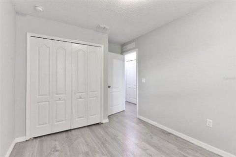 Touwnhouse à louer à Tampa, Floride: 3 chambres, 134.62 m2 № 2408243 - photo 14