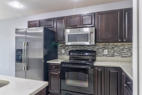 Touwnhouse à louer à Tampa, Floride: 3 chambres, 134.62 m2 № 2408243 - photo 28