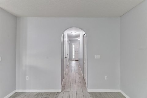 Touwnhouse à louer à Tampa, Floride: 3 chambres, 134.62 m2 № 2408243 - photo 3