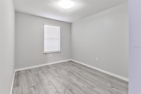 Touwnhouse à louer à Tampa, Floride: 3 chambres, 134.62 m2 № 2408243 - photo 13