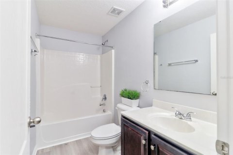 Touwnhouse à louer à Tampa, Floride: 3 chambres, 134.62 m2 № 2408243 - photo 17