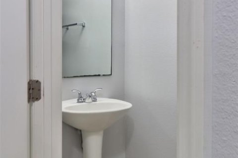 Touwnhouse à louer à Tampa, Floride: 3 chambres, 134.62 m2 № 2408243 - photo 4