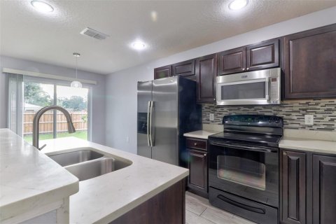Touwnhouse à louer à Tampa, Floride: 3 chambres, 134.62 m2 № 2408243 - photo 29