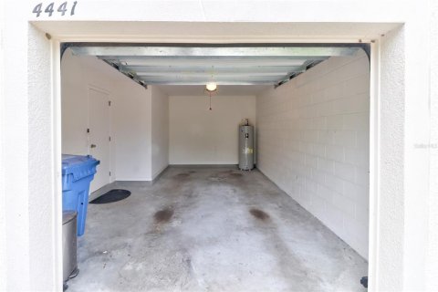 Touwnhouse à louer à Tampa, Floride: 3 chambres, 134.62 m2 № 2408243 - photo 23