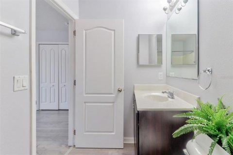 Touwnhouse à louer à Tampa, Floride: 3 chambres, 134.62 m2 № 2408243 - photo 11