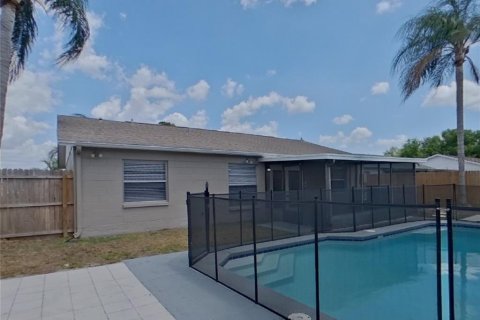 Villa ou maison à louer à Brandon, Floride: 3 chambres, 108.97 m2 № 2117715 - photo 16