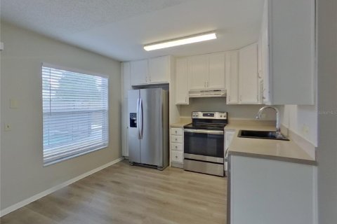 Villa ou maison à louer à Brandon, Floride: 3 chambres, 108.97 m2 № 2117715 - photo 4
