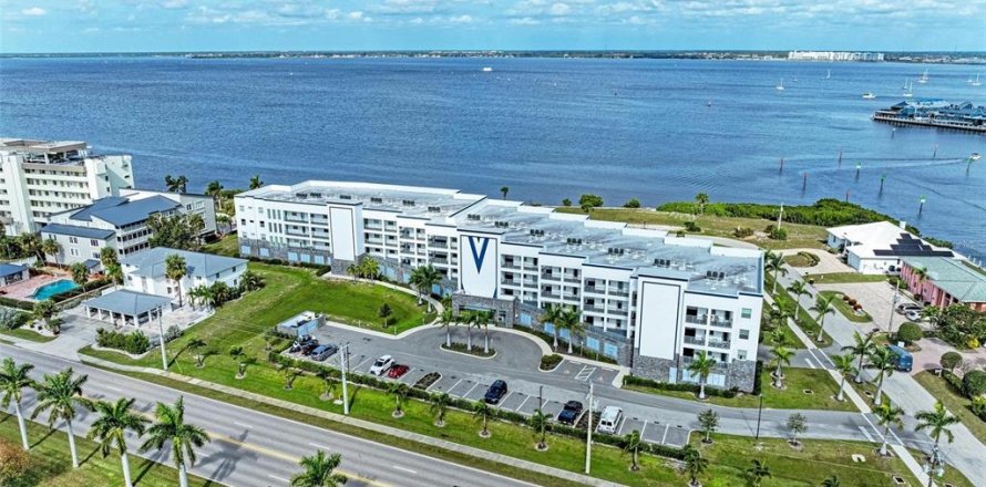 Condo in Punta Gorda, Florida, 2 bedrooms  № 1719914