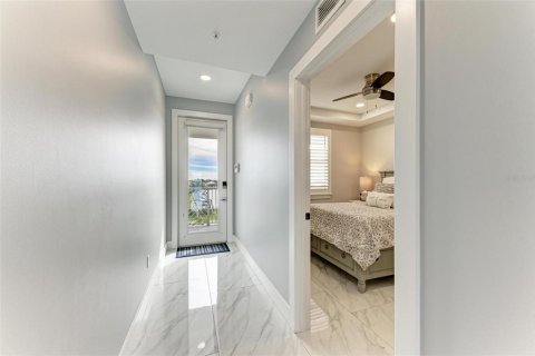Condo in Punta Gorda, Florida, 2 bedrooms  № 1719914 - photo 11