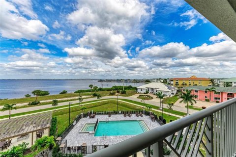 Condo in Punta Gorda, Florida, 2 bedrooms  № 1719914 - photo 6
