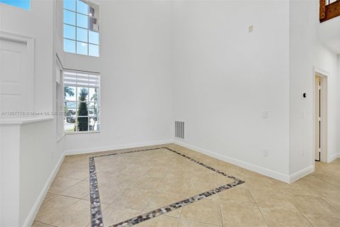 House in Miramar, Florida 5 bedrooms, 312.24 sq.m. № 1746104 - photo 25