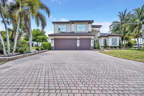 House in Miramar, Florida 5 bedrooms, 312.24 sq.m. № 1746104 - photo 9