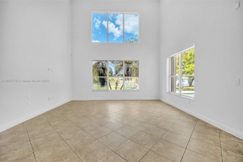 House in Miramar, Florida 5 bedrooms, 312.24 sq.m. № 1746104 - photo 15